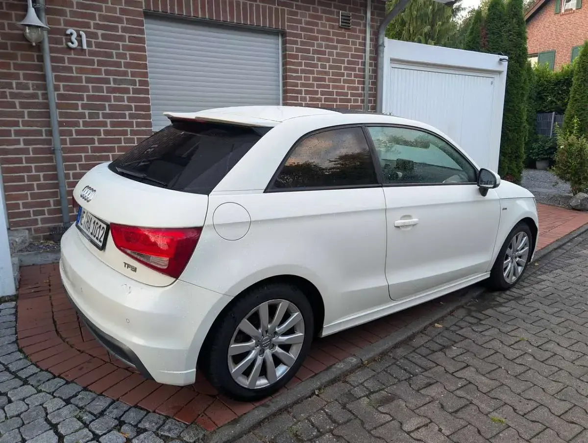 Gebraucht Audi A1 S-Line 122 PS (89 kW) 2011 Weiß Kleinwagen