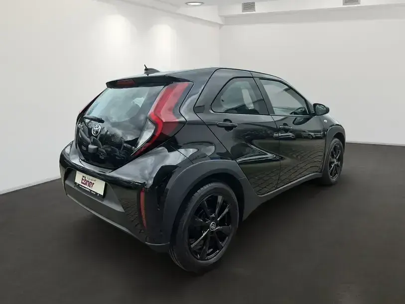 Gebraucht Toyota Aygo X X-play 72 PS (52 kW) 2024 Schwarz SUV
