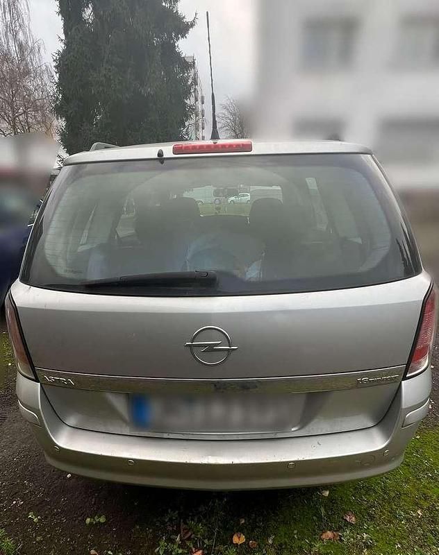 Gebraucht Opel Astra 105 PS (77 kW) 2006 Silber Kombi