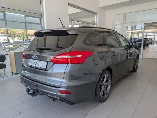 Gebraucht Ford Focus ST-Line 182 PS (133 kW) 2018 Grau Limousine