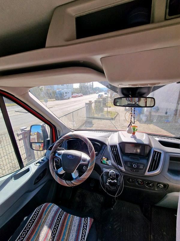 Second-hand Ford Transit 170 CP (125 kW) 2018 Roșu Van