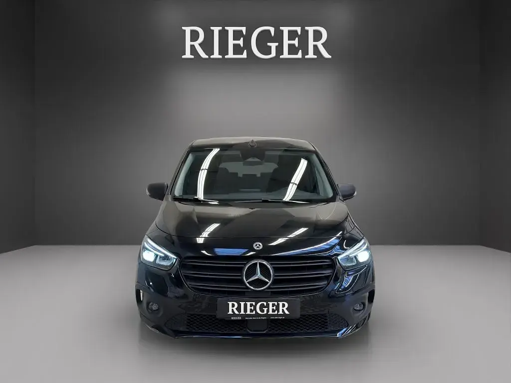 Gebraucht Mercedes Citan 113 Progressive 131 PS (96 kW) 2024 Loparitschwarz (metallic) Van / Kleinbus