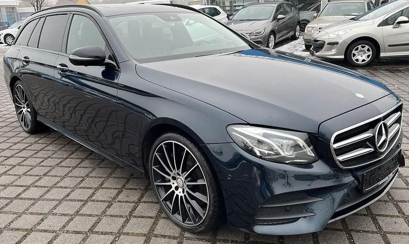 Gebraucht Mercedes E350 AMG 258 PS (189 kW) 2017 Grün Limousine