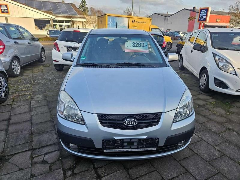 Gebraucht Kia Rio EX 111 PS (81 kW) 2005 Diamantsilber met. Kleinwagen