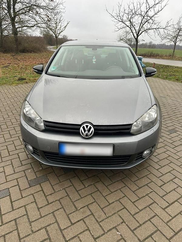 Gebraucht VW Golf VII Match 105 PS (77 kW) 2012 Grau Limousine