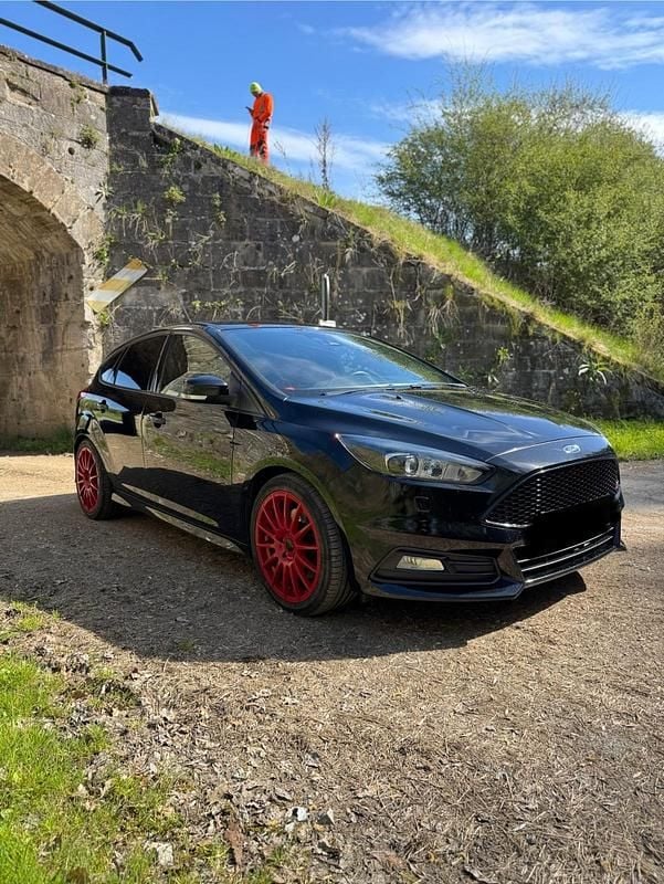 Gebraucht Ford Focus ST 250 PS (183 kW) 2015 Schwarz Kleinwagen