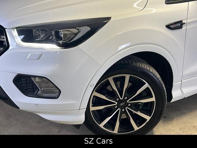 Gebraucht Ford Kuga ST-Line 182 PS (133 kW) 2017 Weiß SUV