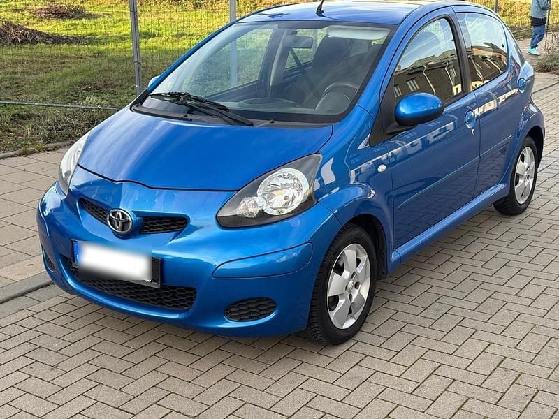 Blau Gebraucht 2009 Toyota Aygo Kleinwagen | 2.700 € (Fairer Preis) - Bild 1/4