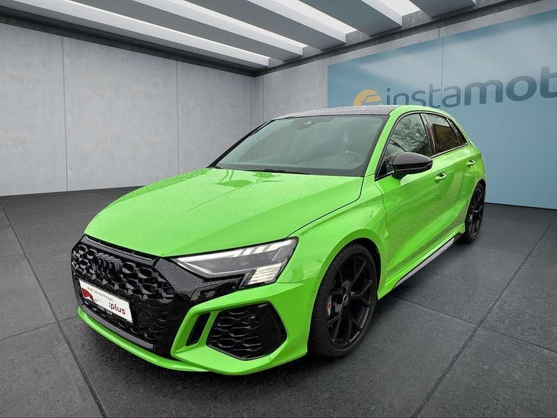 Grün Gebraucht 2024 Audi RS3 Sportback Kleinwagen | 60.799 € (Etwas zu teuer) - Bild 1/4
