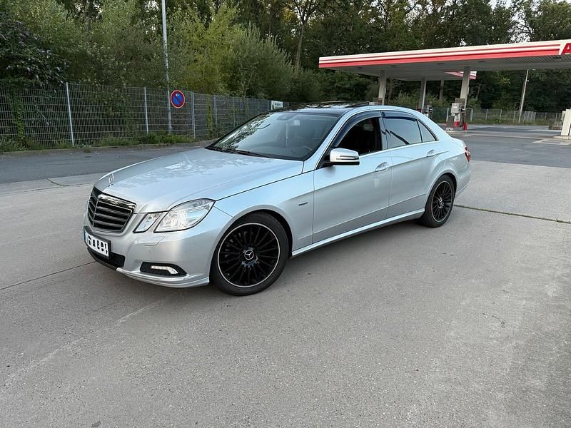 Silber Gebraucht 2009 Mercedes 350 Limousine | 13.300 € - Bild 1/4