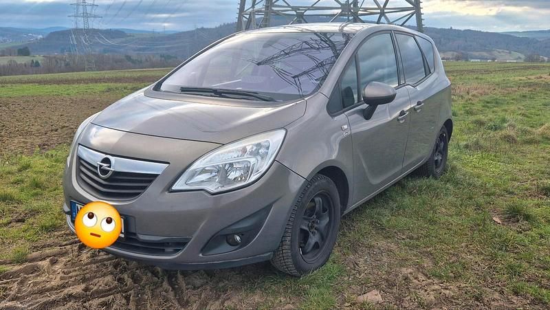 Braun Gebraucht 2012 Opel Meriva Van / Kleinbus | 3.550 € (Fairer Preis) - Bild 1/4