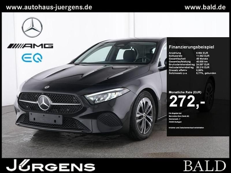 Schwarz nachtschwarz Gebraucht 2024 Mercedes A200 Progressive Limousine | 28.880 € (Fairer Preis) - Bild 1/4