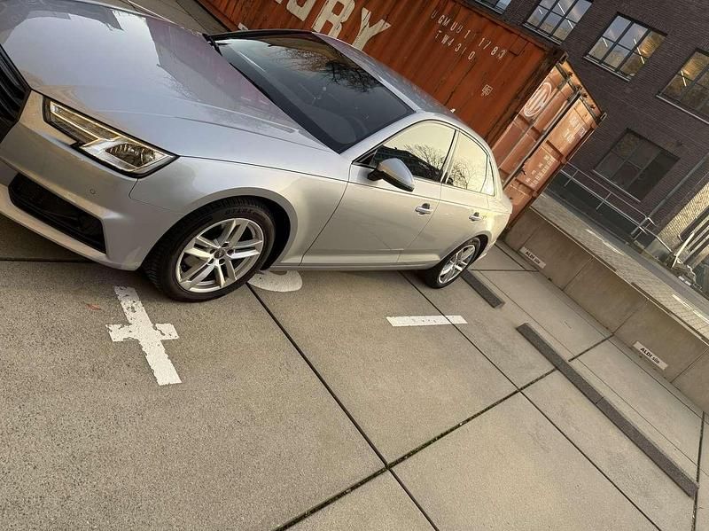 Gebraucht Audi A4 Design 150 PS (110 kW) 2019 Grau Limousine