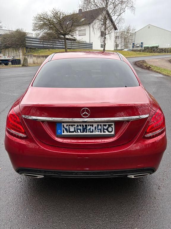 Gebraucht Mercedes C250 AMG line 211 PS (155 kW) 2017 Rot Limousine