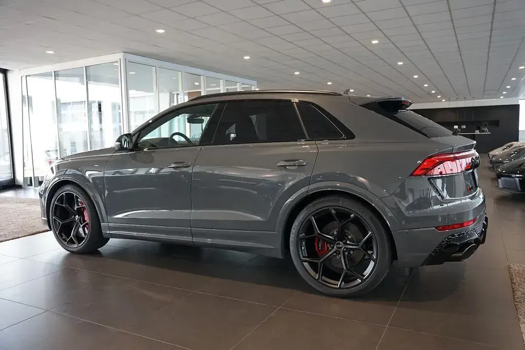 Neu Audi RS Q8 Performance 640 PS (470 kW) 2026 Grau SUV