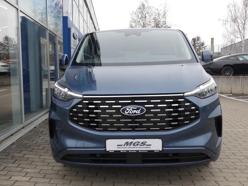 Nowe Ford Tourneo Custom Titanium 170 KM (125 kW) 2026 Niebieski Van