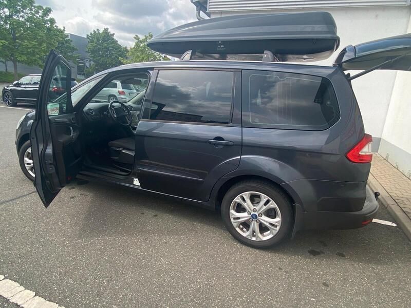Grau Gebraucht 2010 Ford Galaxy Van / Kleinbus | 6.600 € - Bild 1/4