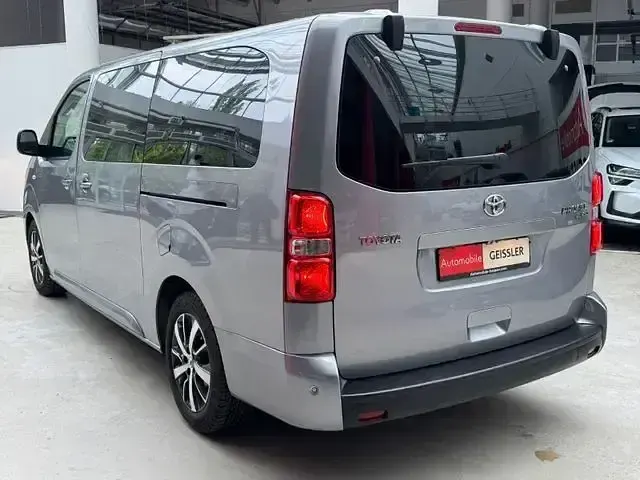 Gebraucht Toyota Proace Verso 177 PS (130 kW) 2024 Grey pearl/gris artense Kombi