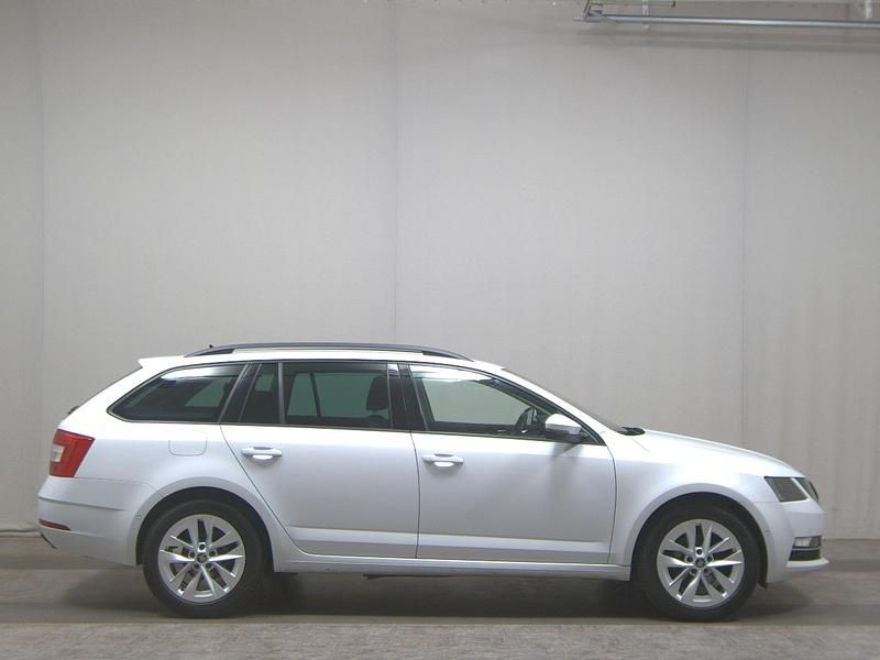Gebraucht Skoda Octavia Style 150 PS (110 kW) 2020 Weiss Kombi