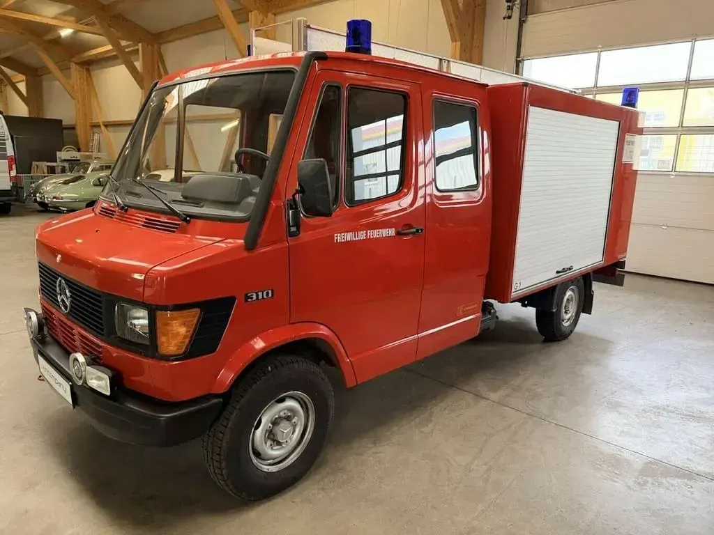 Gebraucht Mercedes T1 105 PS (77 kW) 1995 Feuerrot Van