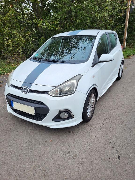 Weiß Gebraucht 2014 Hyundai i10 Style Kleinwagen | 7.400 € (Fairer Preis) - Bild 1/4