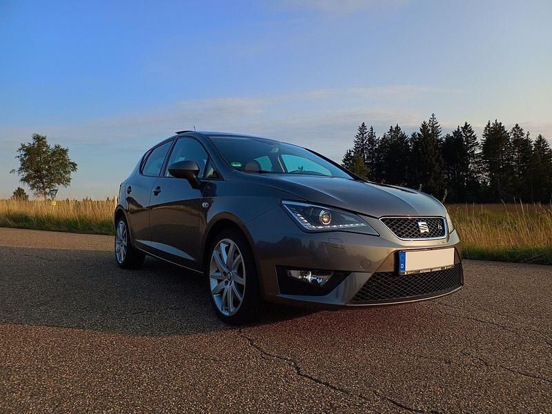 Grau Gebraucht 2017 Seat Ibiza FR Kleinwagen | 9.750 € (Fairer Preis) - Bild 1/4