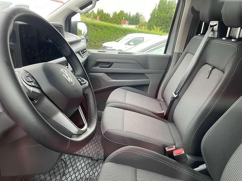 Gebraucht VW T6.1 150 PS (110 kW) 2025 Stone grey Van