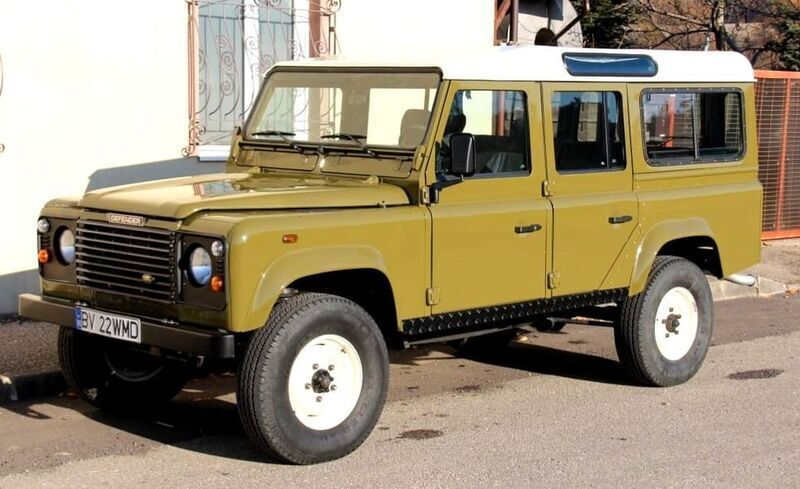 Grün Gebraucht 2002 Land Rover Defender SUV | 24.400 € (Fairer Preis) - Bild 1/4