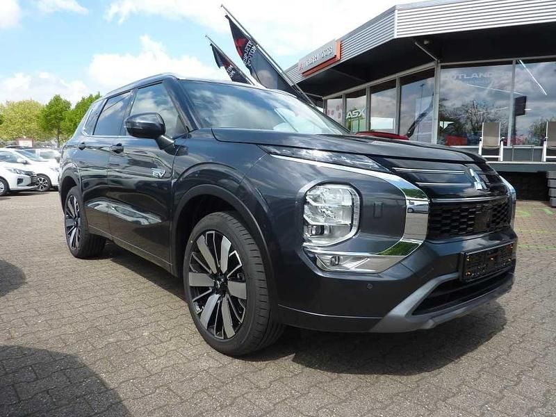 Basaltgrau Neu 2025 Mitsubishi Outlander P-HEV Top SUV | 53.390 € (Etwas zu teuer) - Bild 1/4