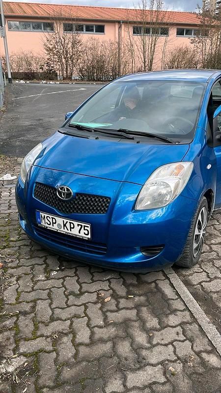 Gebraucht Toyota Yaris 80 PS (58 kW) 2008 Blau Kleinwagen