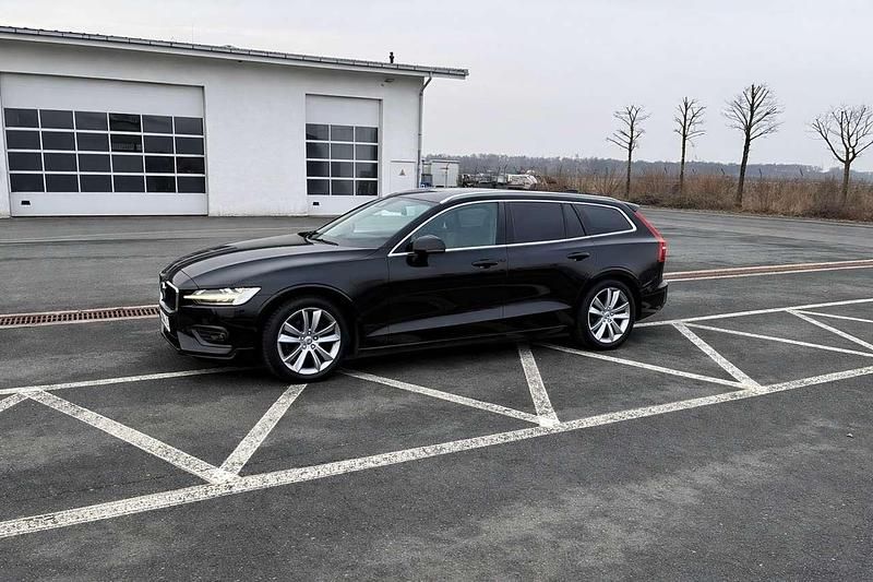 Gebraucht Volvo V60 190 PS (139 kW) 2018 Schwarz Kombi