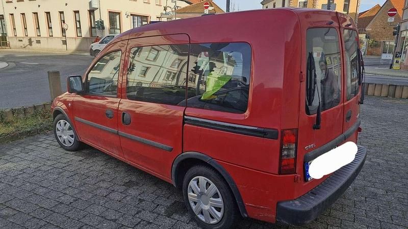 Gebraucht Opel Combo 90 PS (66 kW) 2006 Rot Van