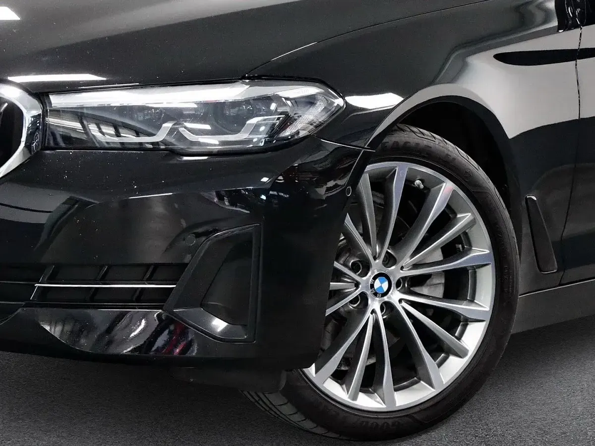 Używany BMW 520 Efficient Dynamics 190 KM (139 kW) 2022 Czarny Kombi