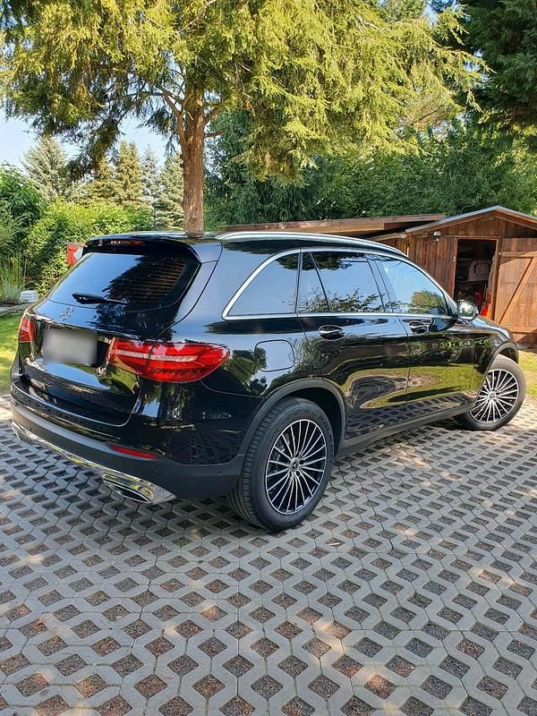 Gebraucht Mercedes GLC250 204 PS (150 kW) 2017 Schwarz SUV