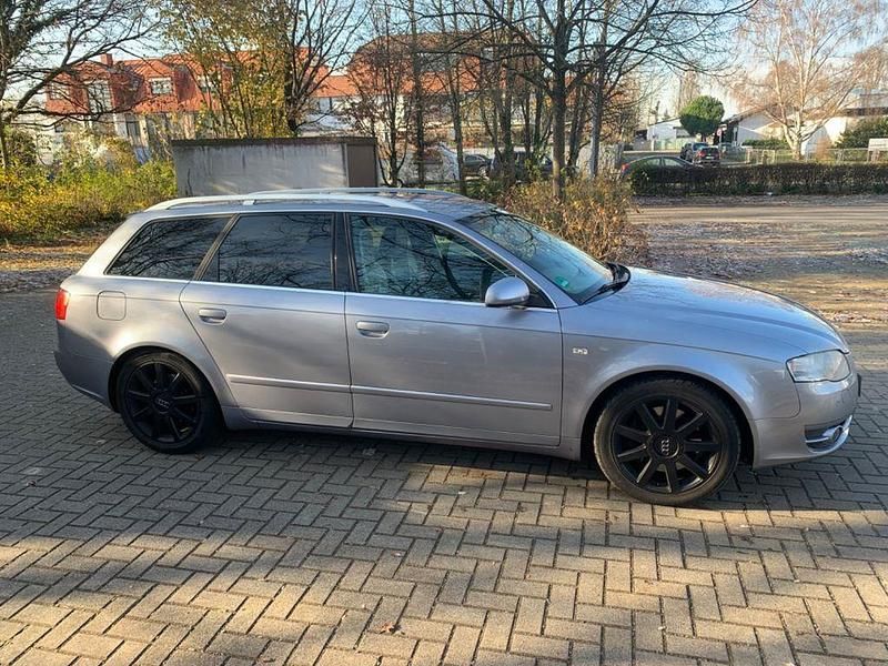 Używany Audi A4 Performance 265 KM (194 kW) 2005 Srebrny Kombi