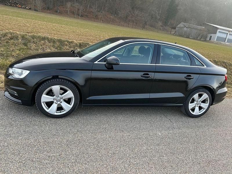 Gebraucht Audi A3 Attraction 150 PS (110 kW) 2014 Schwarz Limousine