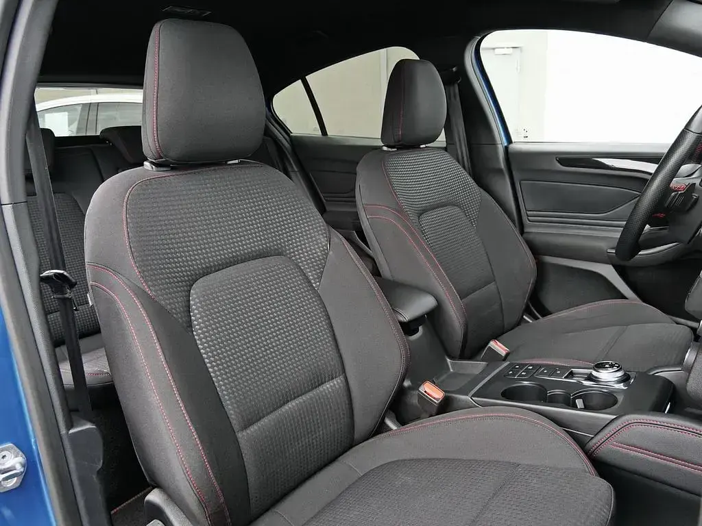 Gebraucht Ford Focus ST-Line X 182 PS (133 kW) 2021 Blau Limousine