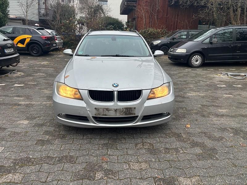 Silber Gebraucht 2006 BMW 320 Kombi | 2.500 € (Superpreis) - Bild 1/4