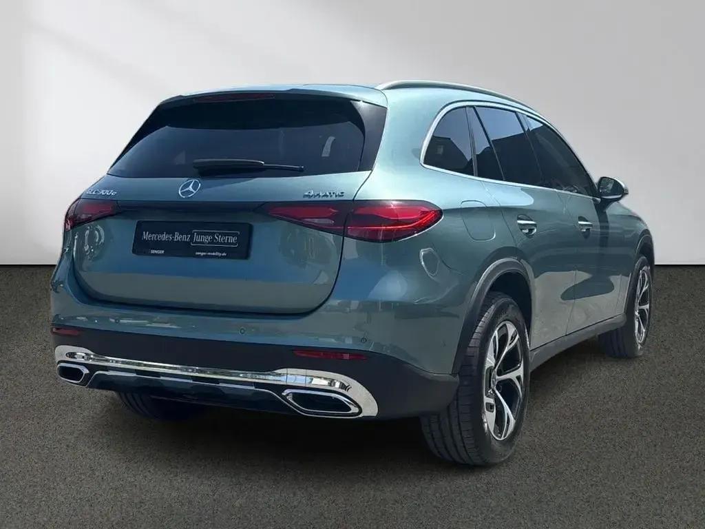 Gebraucht Mercedes GLC300 Avantgarde 204 PS (150 kW) 2025 Grau SUV