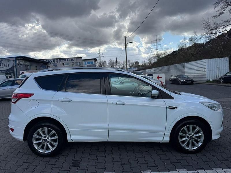 Gebraucht Ford Kuga Individual 163 PS (119 kW) 2014 Weiß SUV