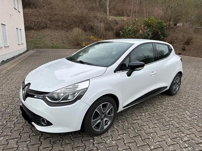 Gebraucht Renault Clio IV Expression 90 PS (66 kW) 2015 Weiß Kleinwagen