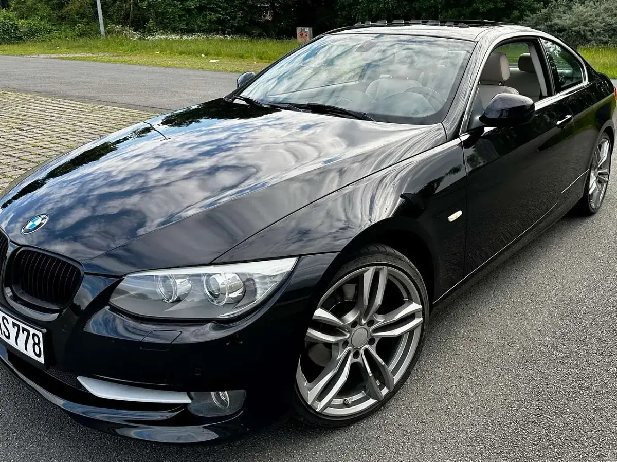 Gebraucht BMW 320 M Sport 184 PS (135 kW) 2011 Schwarz Coupé