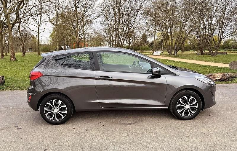 Gebraucht Ford Fiesta 72 PS (52 kW) 2019 Grau Kleinwagen