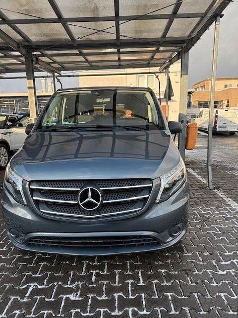 Gebraucht Mercedes Vito 190 PS (139 kW) 2018 Grau Van