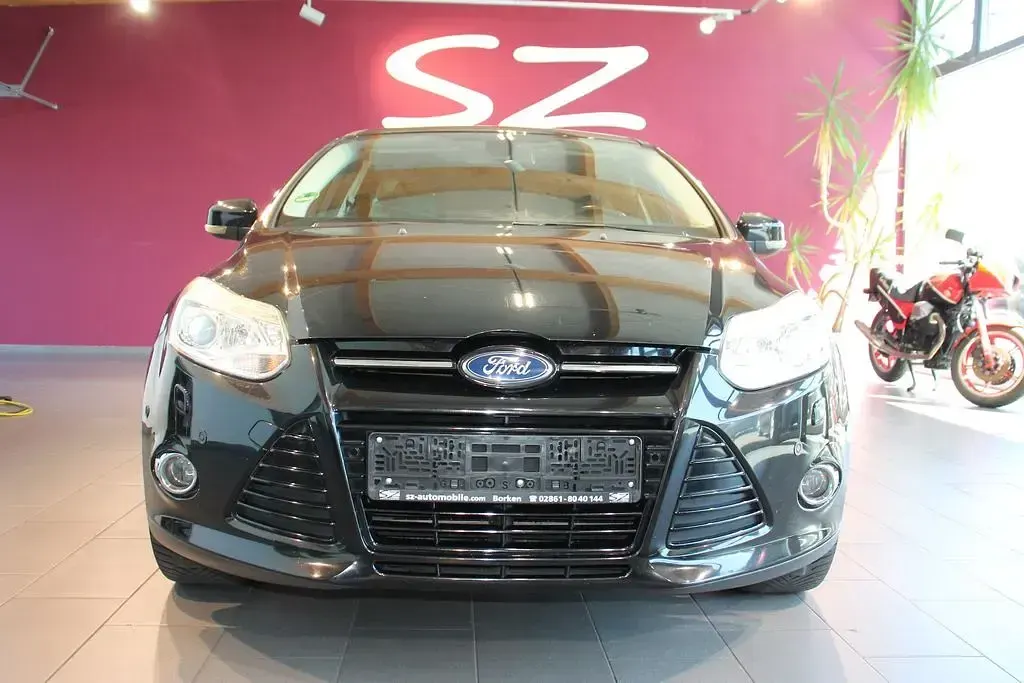 Używany Ford Focus Titanium 150 KM (110 kW) 2011 Czarny Sedan/Limuzyna