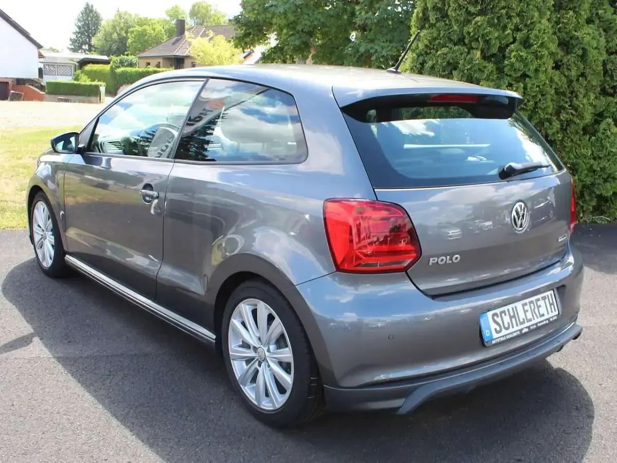 Gebraucht VW Polo R-line 75 PS (55 kW) 2017 Pepper grey metallic Kleinwagen