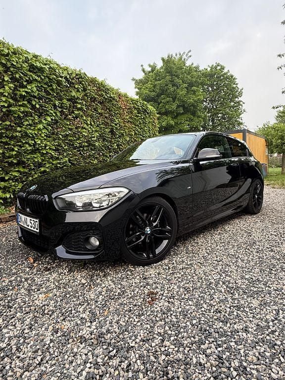 Schwarz Gebraucht 2016 BMW 118 M Sport Kleinwagen | 15.999 € (Fairer Preis) - Bild 1/4
