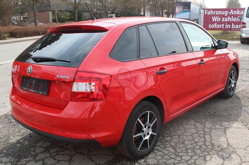Gebraucht Skoda Rapid Active 86 PS (63 kW) 2014 Rot Kleinwagen