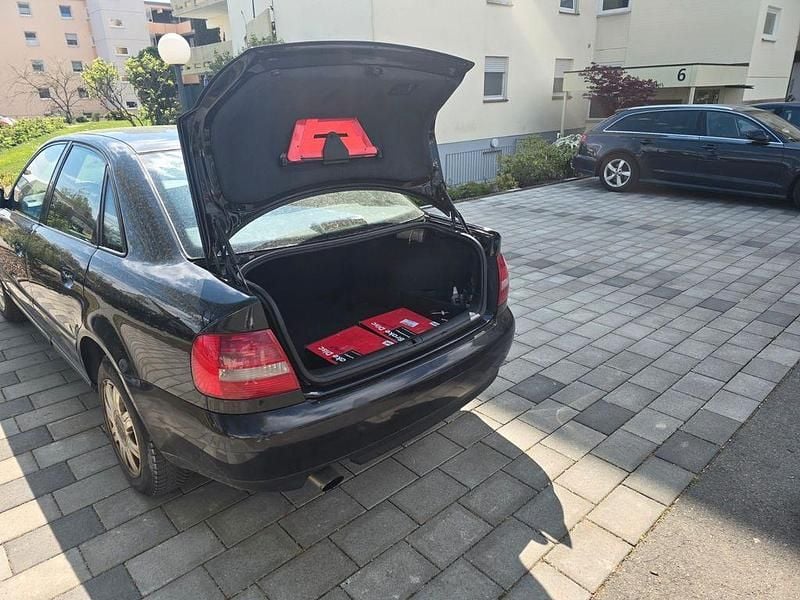 Second-hand Audi A4 101 CP (74 kW) 2000 Negru Berlinǎ