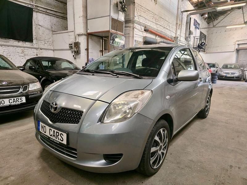 Silber Gebraucht 2006 Toyota Yaris Sol Kleinwagen | 2.990 € (Etwas zu teuer) - Bild 1/4